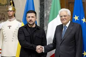 Mattarella a Zelensky “Pieno appoggio e sostegno al vostro paese” / Video