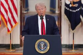 Trump “Appena finito con l’Iran prenderò il controllo di Cuba”. E alza i dazi delle auto europee al 25%
