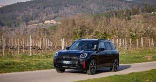 Si rinnova la Mini Countryman, più agile e piacevole da guidare