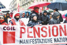 Scontro su pensioni e tasse