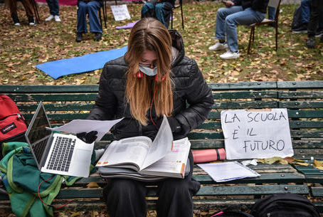 Covid: Lombardia in arancione rinforzato da mezzanotte, ritorna la Dad