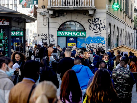 Covid: 2.697 positivi, 70 le vittime. Record di tamponi effettuati