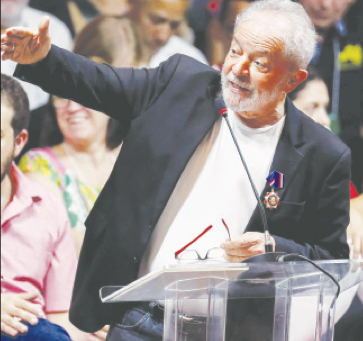 Lula, condanna sale a 17 anni
 