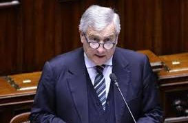 Iran, nuovi voli dal Medio Oriente verso l’Italia. Tajani “Lavoriamo senza sosta per assistere gli italiani”