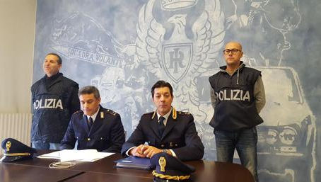 Sequestrata e violentata, due arresti