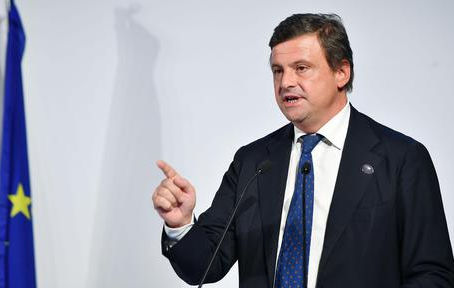 Calenda: 'Fattura a 28 giorni pratica scorretta. La vieteremo'