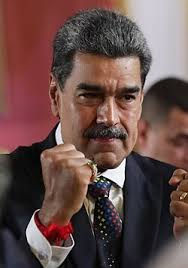 Maduro davanti al giudice di Manhattan, proteste e incertezza strategica di Trump scuotono il mondo