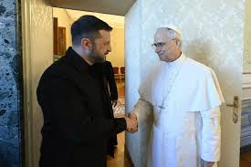 Papa Leone XIV riceve Zelensky e offre all’Ucraina il Vaticano come sede per i negoziati