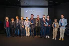Leonardo e Telespazio premiamo i vincitori della settima edizione del #T-TeC