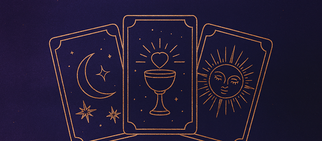 mage mystique de cartes vibratoires utilisées en tarologie intuitive.