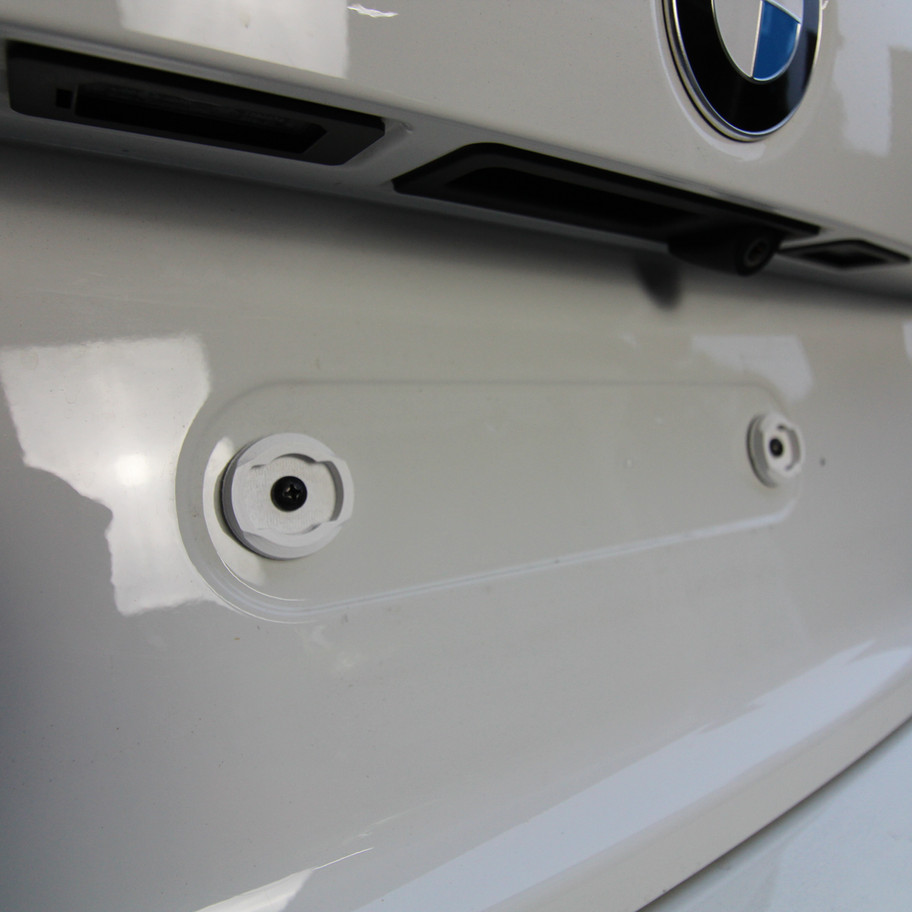 EASY CLIPS Plate Holder - Un accessoire durable pour votre voiture