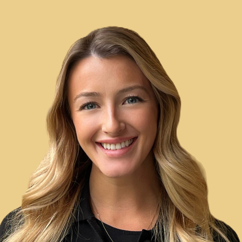 Oswald Headshot_edited.jpg