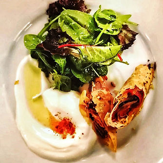 Gemüsestrudel mit Sommersalat