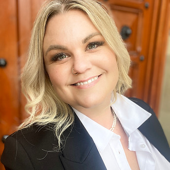 Amanda Headshot.jpeg