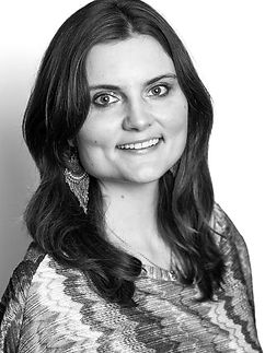Hannah-001-BW_edited.jpg