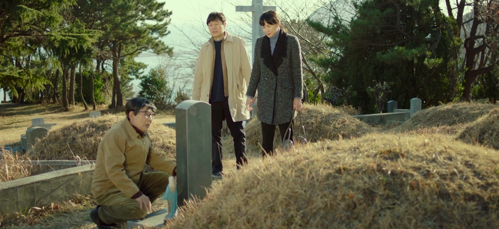 Give them captured images (16).png