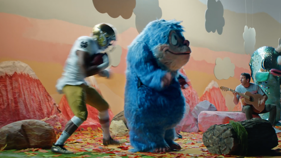 SAMSUNG QLED TV Commercial filmed in Mexico City -Set design & Construction: Operating Room hospital, TV Game Show Set, Kids show