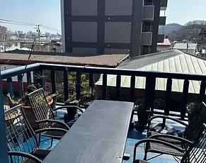 A charming, retro-style café in a residential neighborhood, serving handcrafted curry, hayashi rice, pasta, and signature lattes—pets welcome on the terrace.