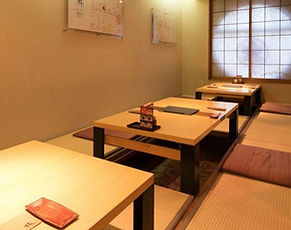 A warm, obanzai-focused izakaya just off Susukino, known for seasonal home-style dishes, fresh seafood, and private-room dining.