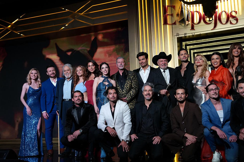 Elenco de Tierra de Amor y Coraje con Sofía Castro, Emmanuel Palomares, Brandon Peniche, Emilio Osorio y productor José Alberto Castro