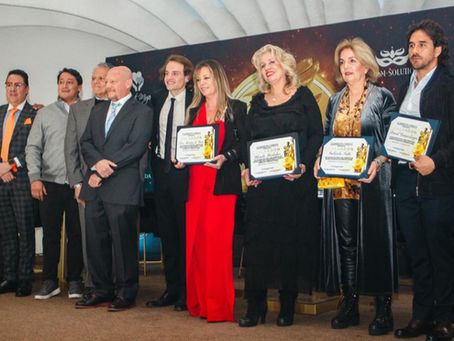 Las escultoras Glenda Hecksher y Tere Muñoz de Cote ganan el concurso “Medalla Conmemorativa”