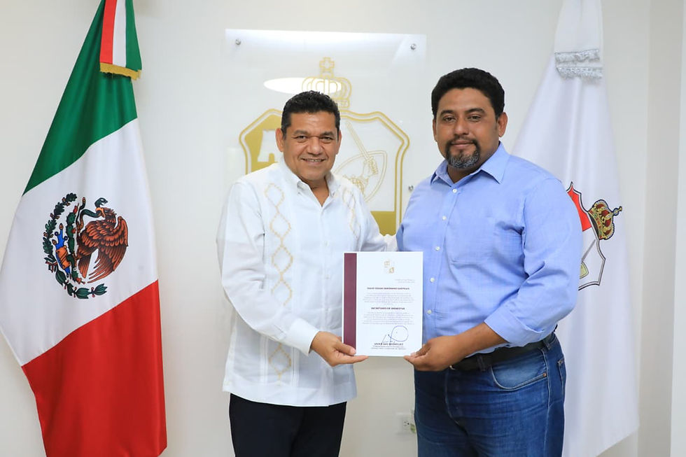 Julio César Gerónimo Castillo recibe de manos del Gobernador Javier May el nombramiento como secretario de Bienestar del Estado de Tabasco este lunes 01 de junio de 2026