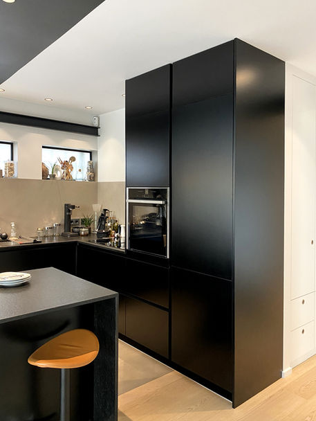 Cuisine ouverte sur le séjour.