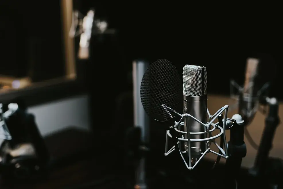 American female voiceover artist