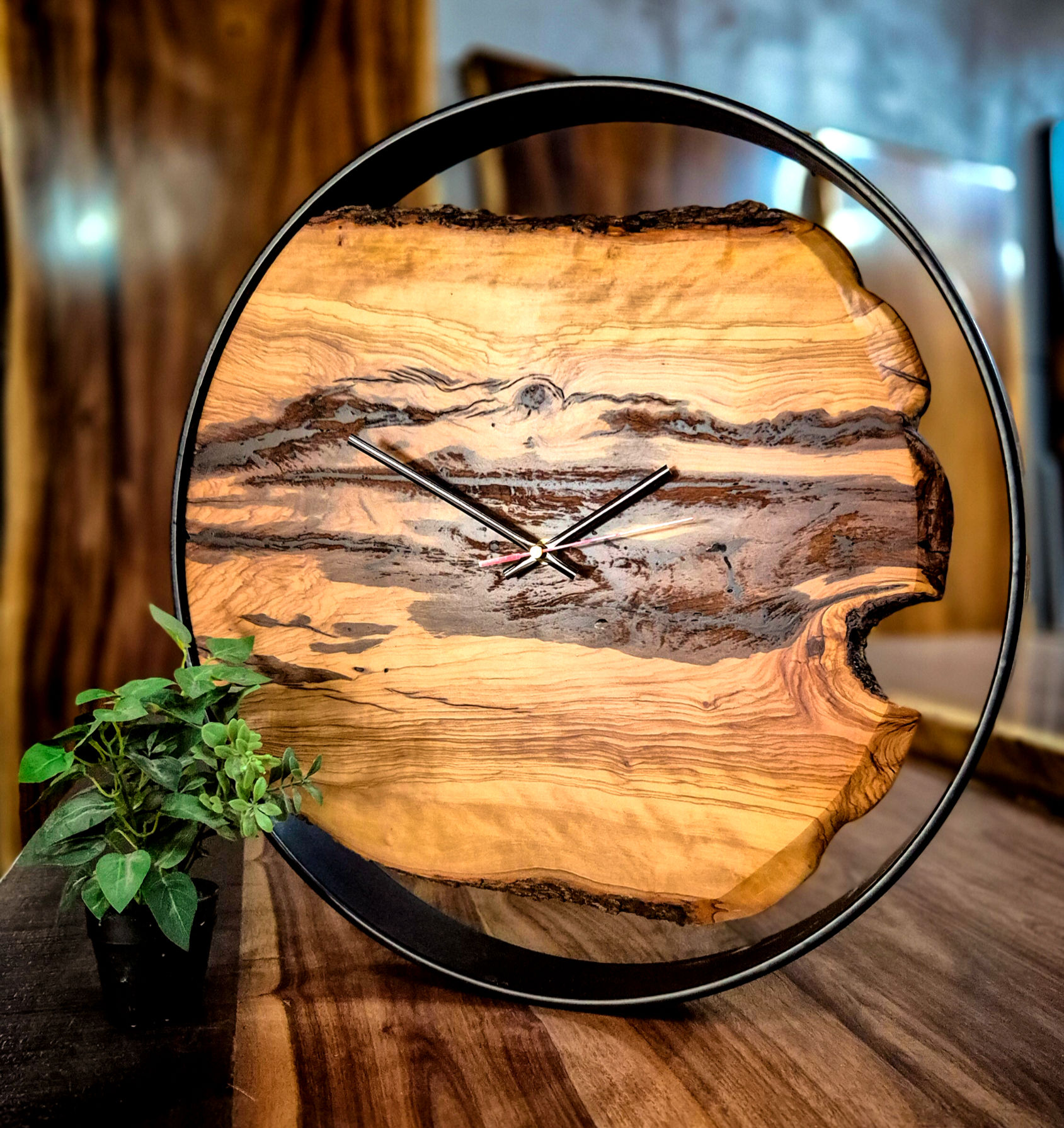 Metal ring & Olivewood clock