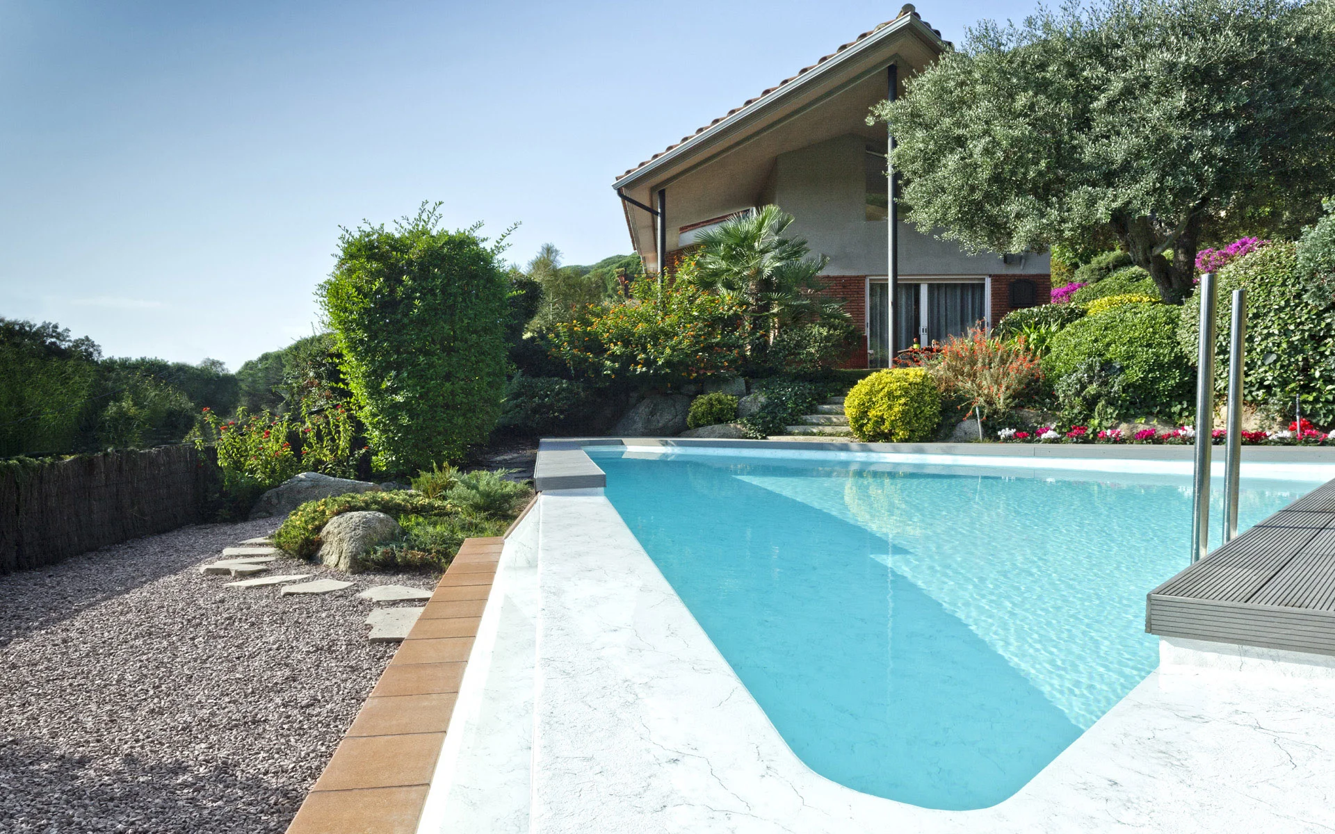 Piscipool.shop: Productos y Materiales para la Reparación, Mantenimiento, Construcción y Decoración de Piscinas.