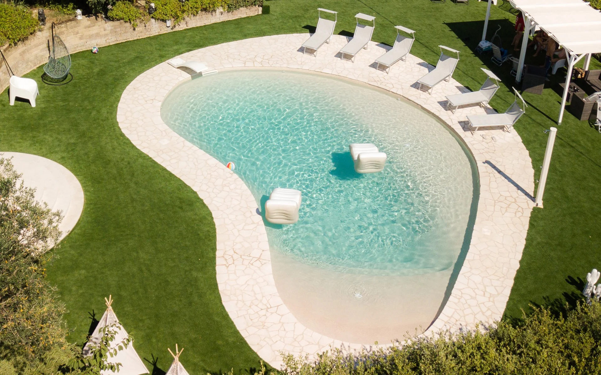 Piscipool.shop: Productos y Materiales para la Reparación, Mantenimiento, Construcción y Decoración de Piscinas.