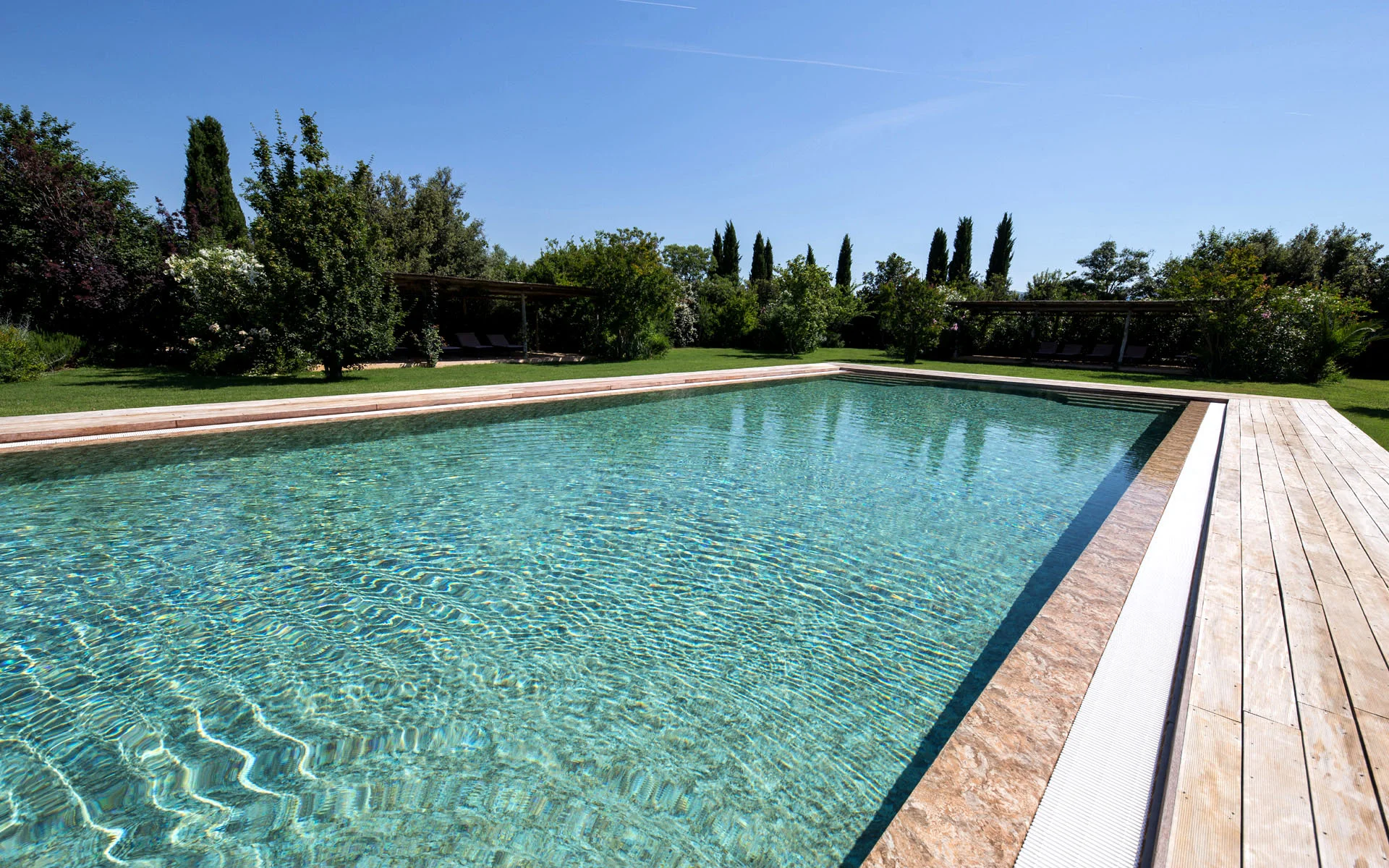 Piscipool.shop: Productos y Materiales para la Reparación, Mantenimiento, Construcción y Decoración de Piscinas.