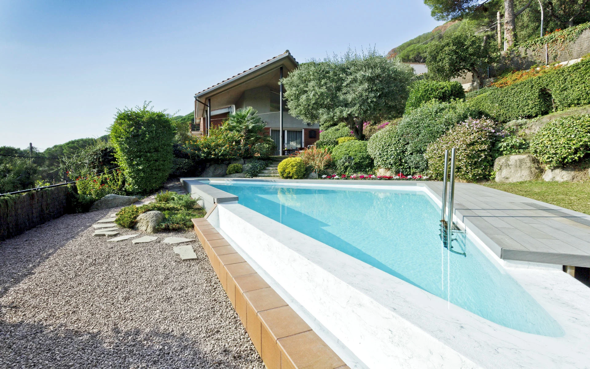 Piscipool.shop: Productos y Materiales para la Reparación, Mantenimiento, Construcción y Decoración de Piscinas.