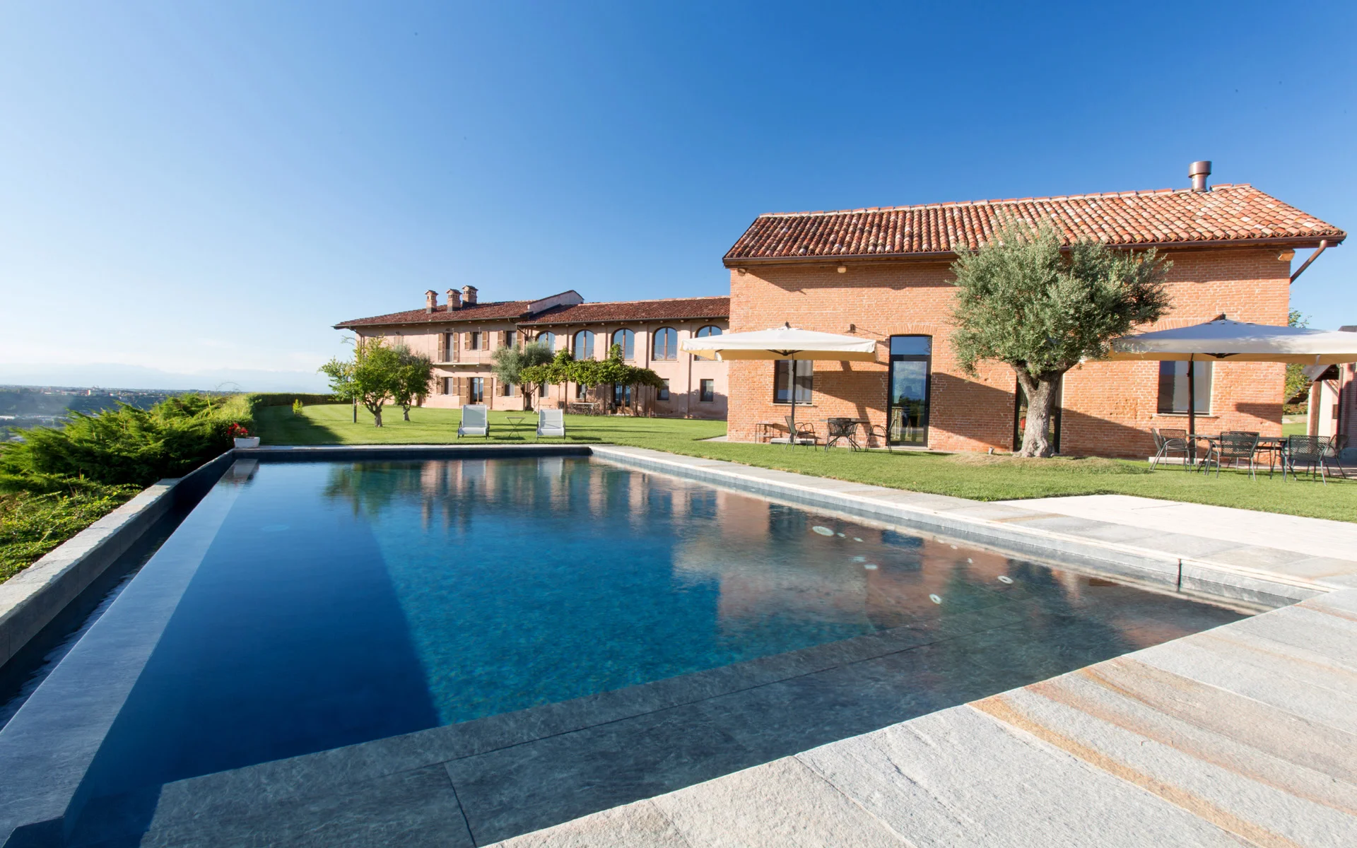 Piscipool.shop: Productos y Materiales para la Reparación, Mantenimiento, Construcción y Decoración de Piscinas.