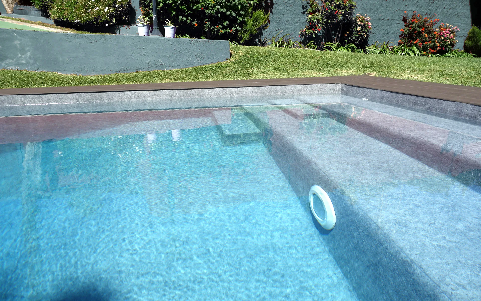 Piscipool.shop: Productos y Materiales para la Reparación, Mantenimiento, Construcción y Decoración de Piscinas.