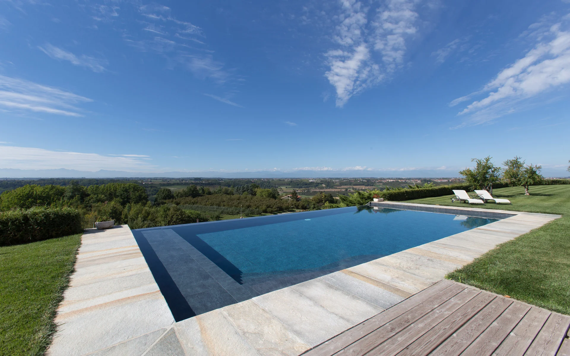 Piscipool.shop: Productos y Materiales para la Reparación, Mantenimiento, Construcción y Decoración de Piscinas.