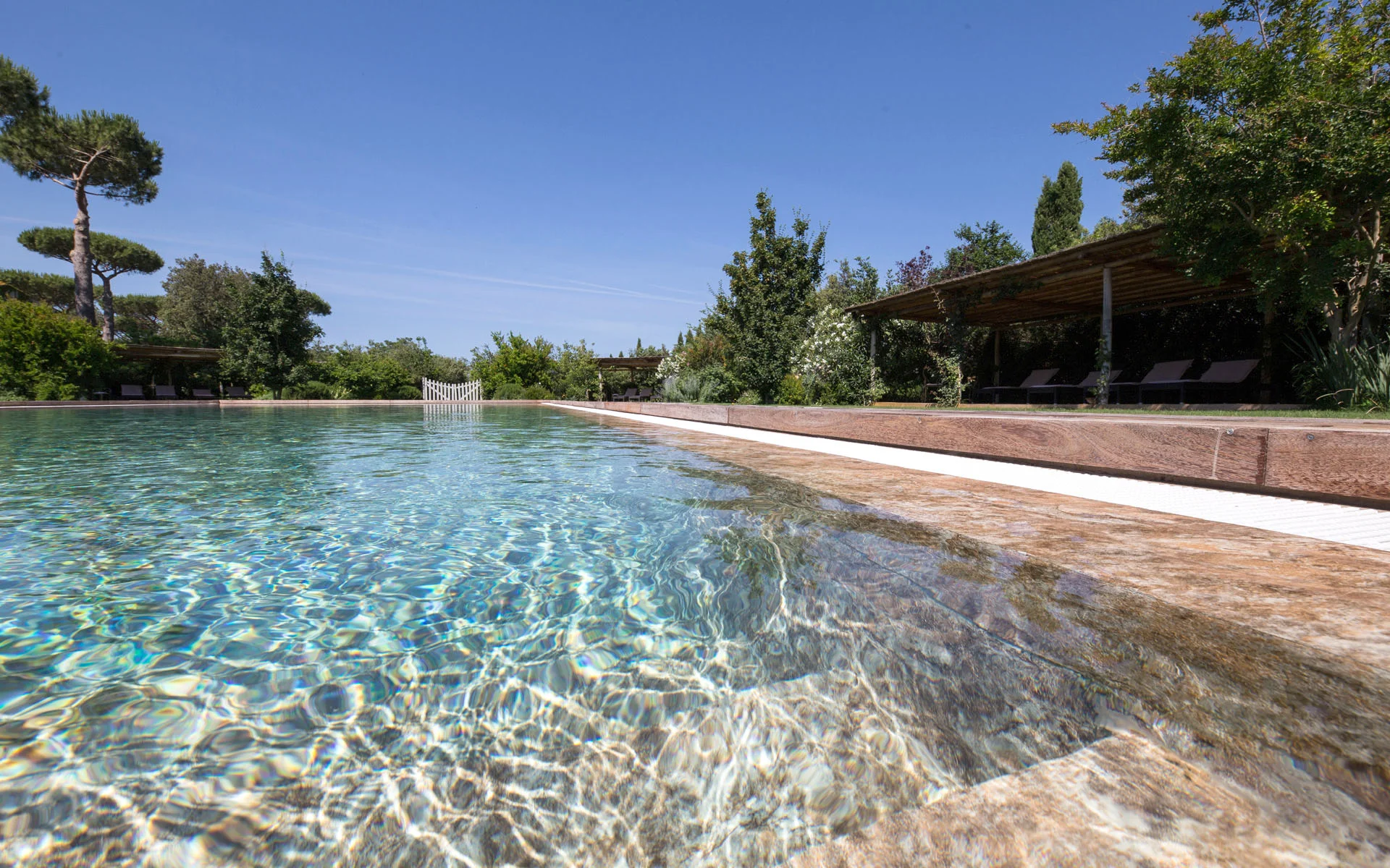 Piscipool.shop: Productos y Materiales para la Reparación, Mantenimiento, Construcción y Decoración de Piscinas.