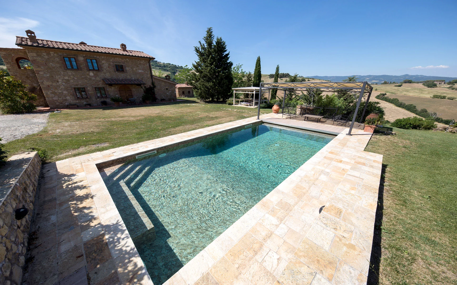 Piscipool.shop: Productos y Materiales para la Reparación, Mantenimiento, Construcción y Decoración de Piscinas.