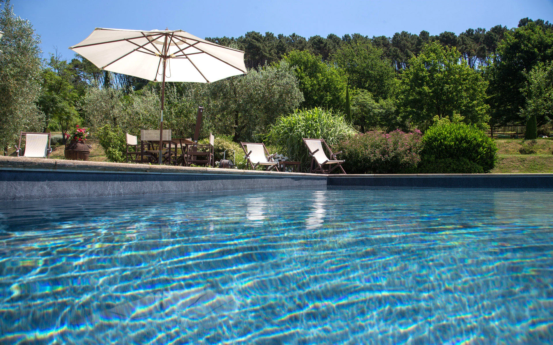 Piscipool.shop: Productos y Materiales para la Reparación, Mantenimiento, Construcción y Decoración de Piscinas.