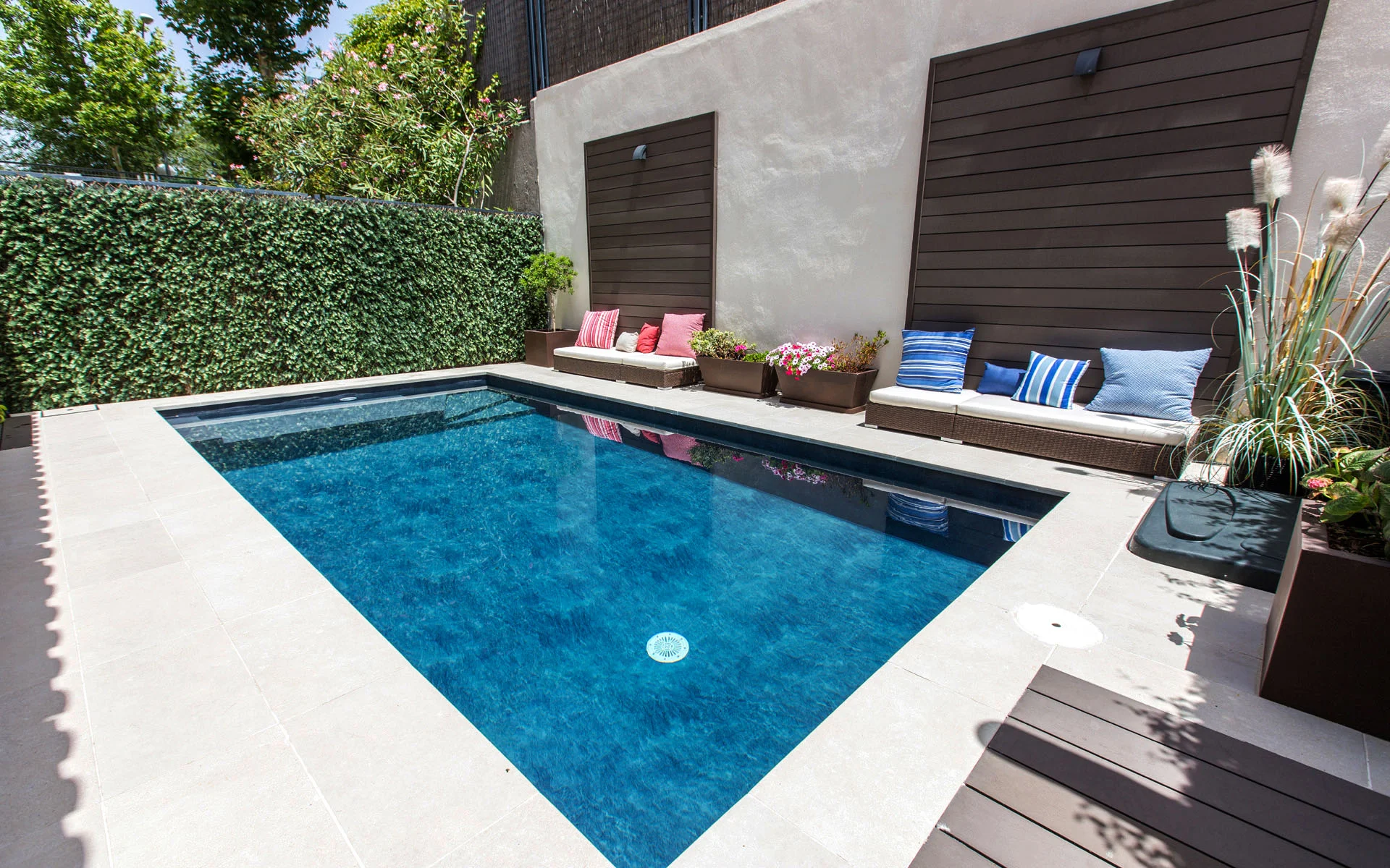 Piscipool.shop: Productos y Materiales para la Reparación, Mantenimiento, Construcción y Decoración de Piscinas.