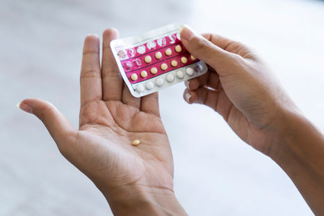 Posso entrar na menopausa tomando anticoncepcional?