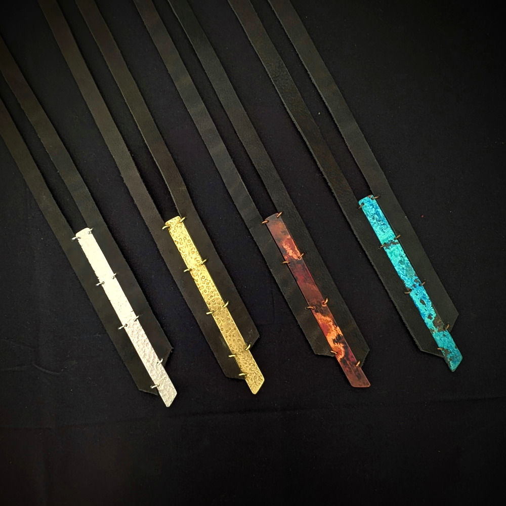 Linear Necklace