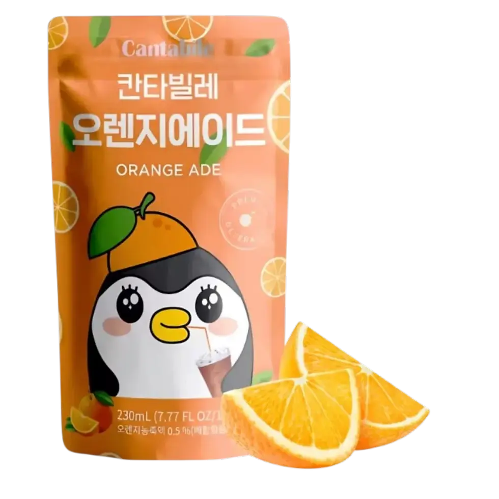 Sachet Cantabile Orange Ade 230ml avec quartiers d'orange frais, mascotte pingouin kawaii, Corée du Sud