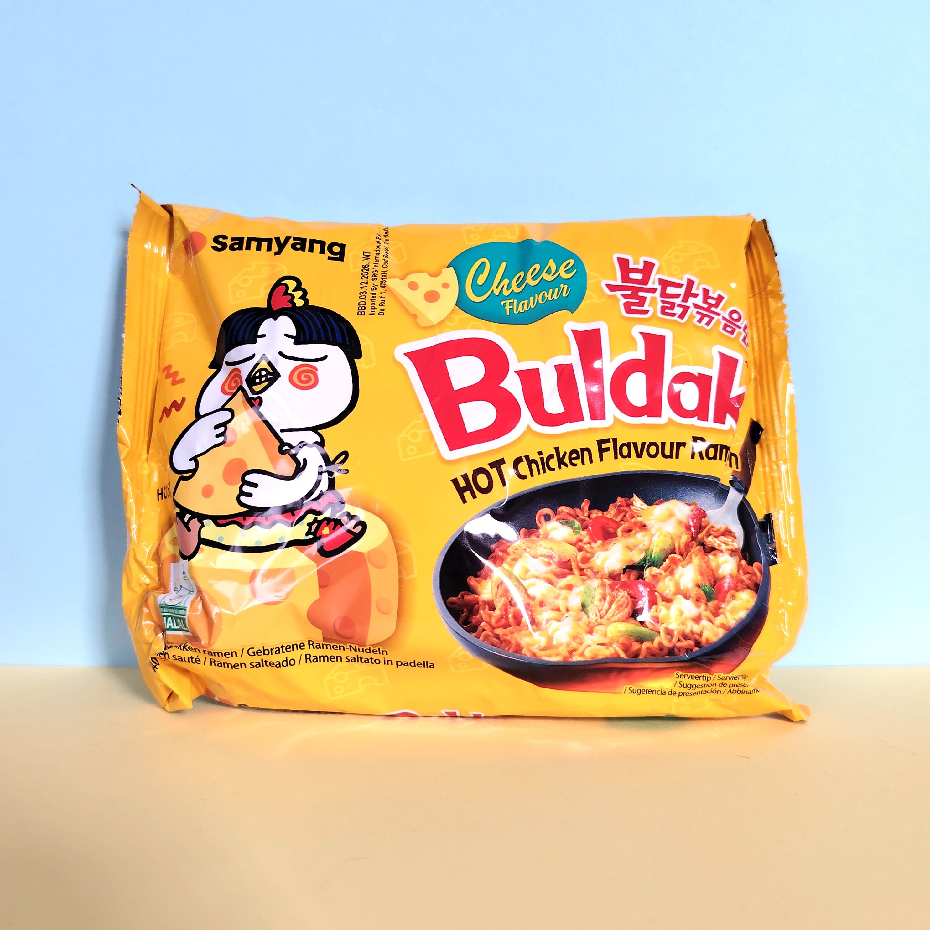 Sachet jaune Samyang Buldak Cheese Hot Chicken Flavor Ramen, nouilles sautées poulet fromage coréennes 140g