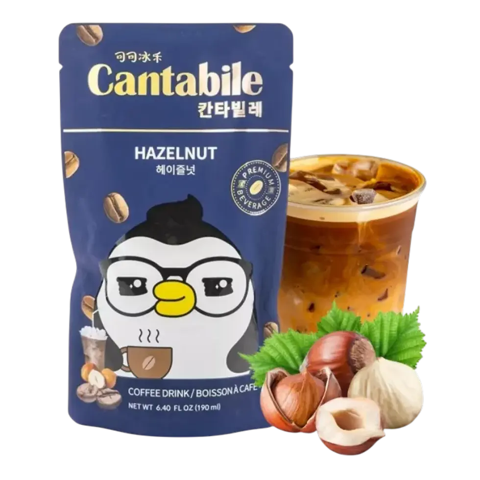Sachet Cantabile Hazelnut Coffee 230ml avec noisettes fraîches et café glacé, mascotte pingouin kawaii à lunettes, Corée du S