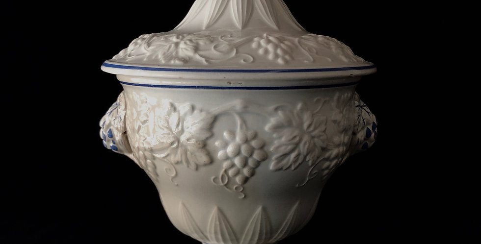 Sugar pot