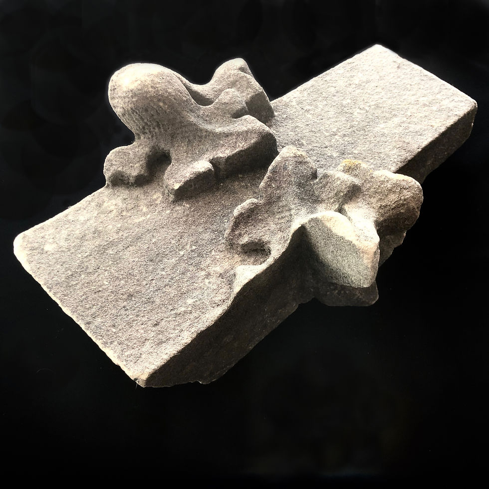 サムネイル： Stone carving B