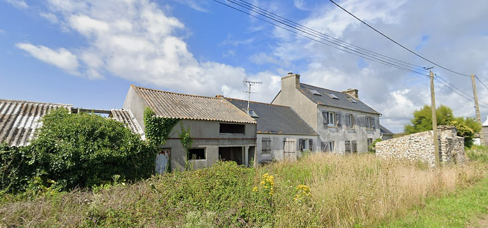 Ancienne bâtisse en pierre faisant l'objet d'une vérification de sa régularité avant le dépôt d'un permis de construire.