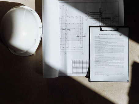 Documents de permis de construire illustrant l'impact d'une demande de pièces complémentaires sur la naissance d'un permis de construire tacite.