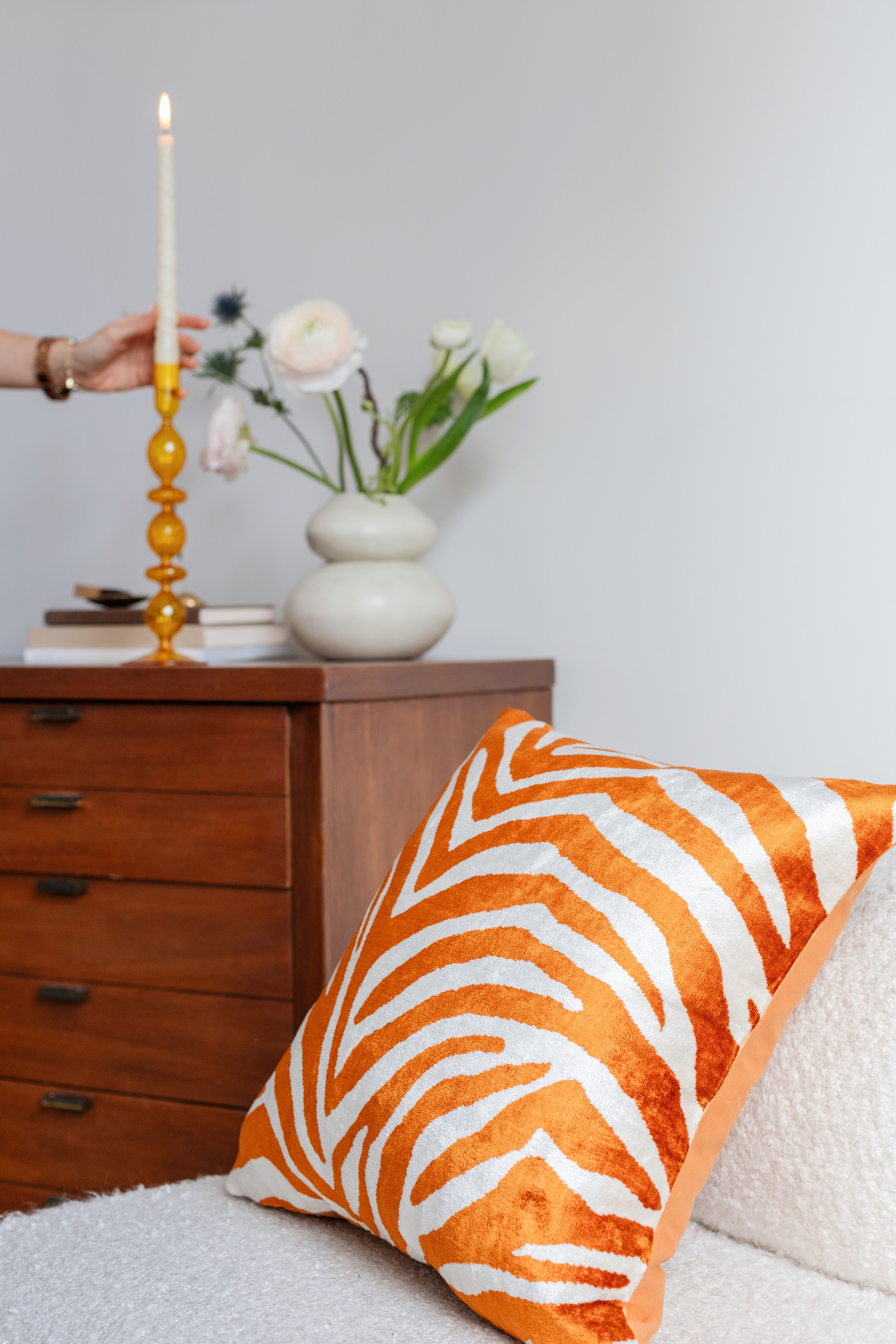 Zebra İpek Kadife Kırlent (Tarçın)